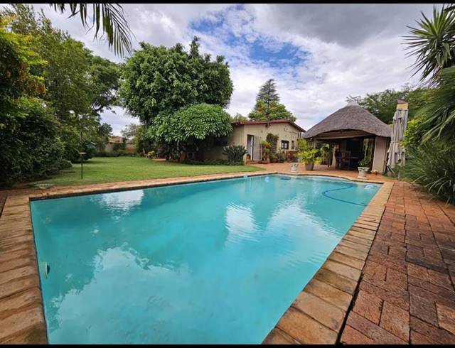 3 BEDROOM HOUSE FOR SALE IN SINOVILLE